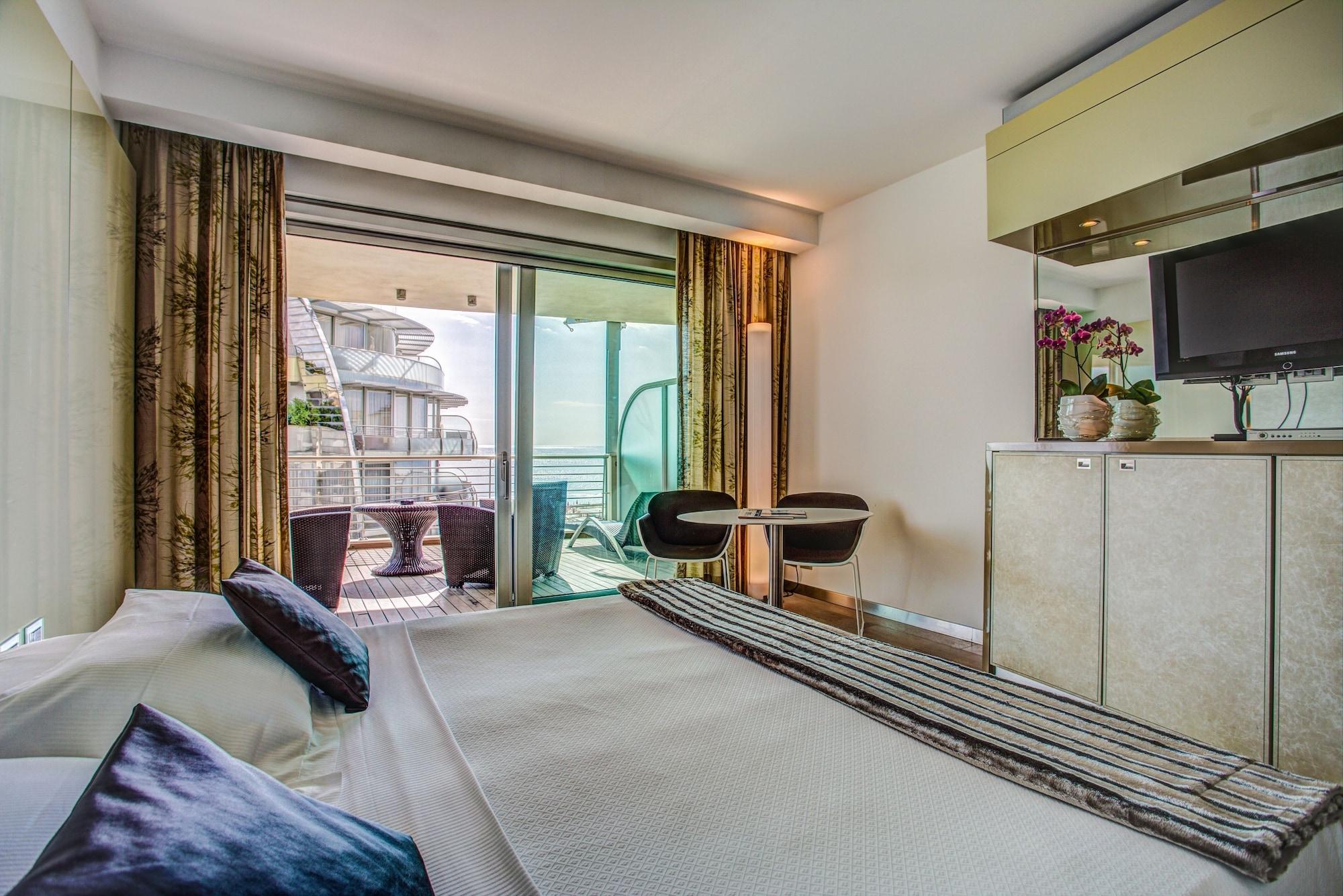 Hotel Premier & Suites - Premier Resort Milano Marittima Bagian luar foto