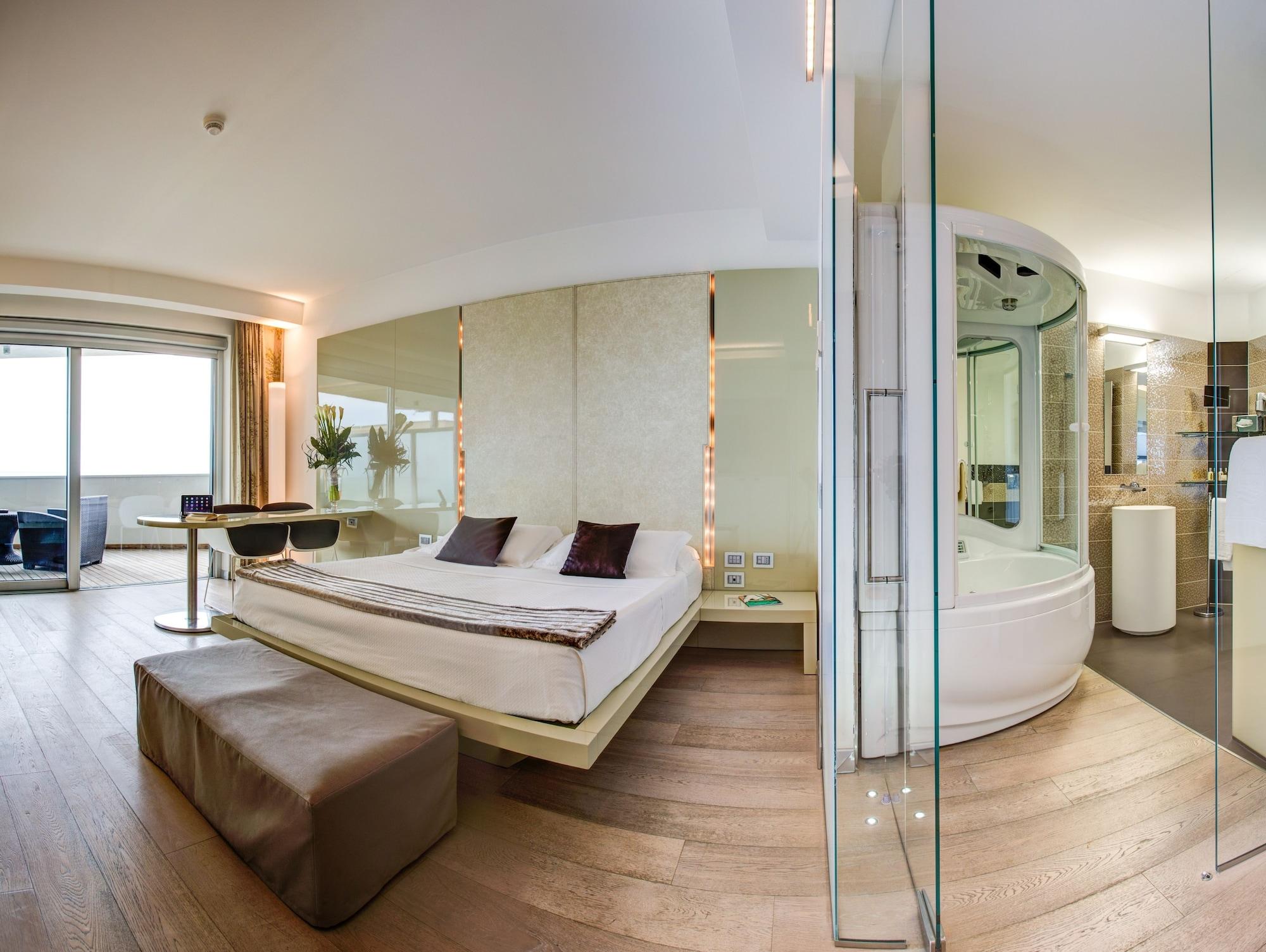 Hotel Premier & Suites - Premier Resort Milano Marittima Bagian luar foto