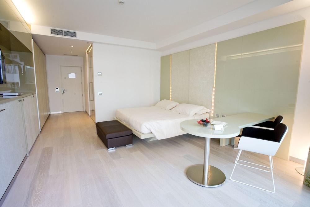 Hotel Premier & Suites - Premier Resort Milano Marittima Bagian luar foto