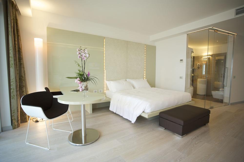 Hotel Premier & Suites - Premier Resort Milano Marittima Bagian luar foto