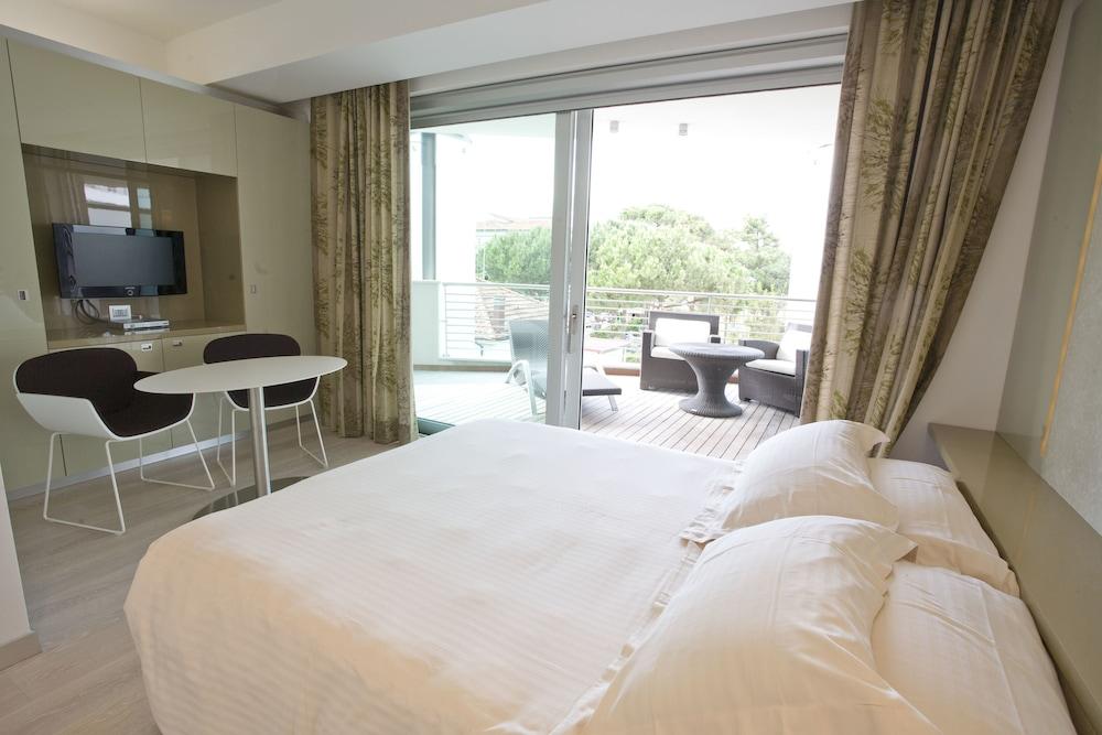 Hotel Premier & Suites - Premier Resort Milano Marittima Bagian luar foto