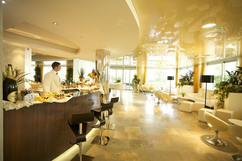 Hotel Premier & Suites - Premier Resort Milano Marittima Bagian luar foto