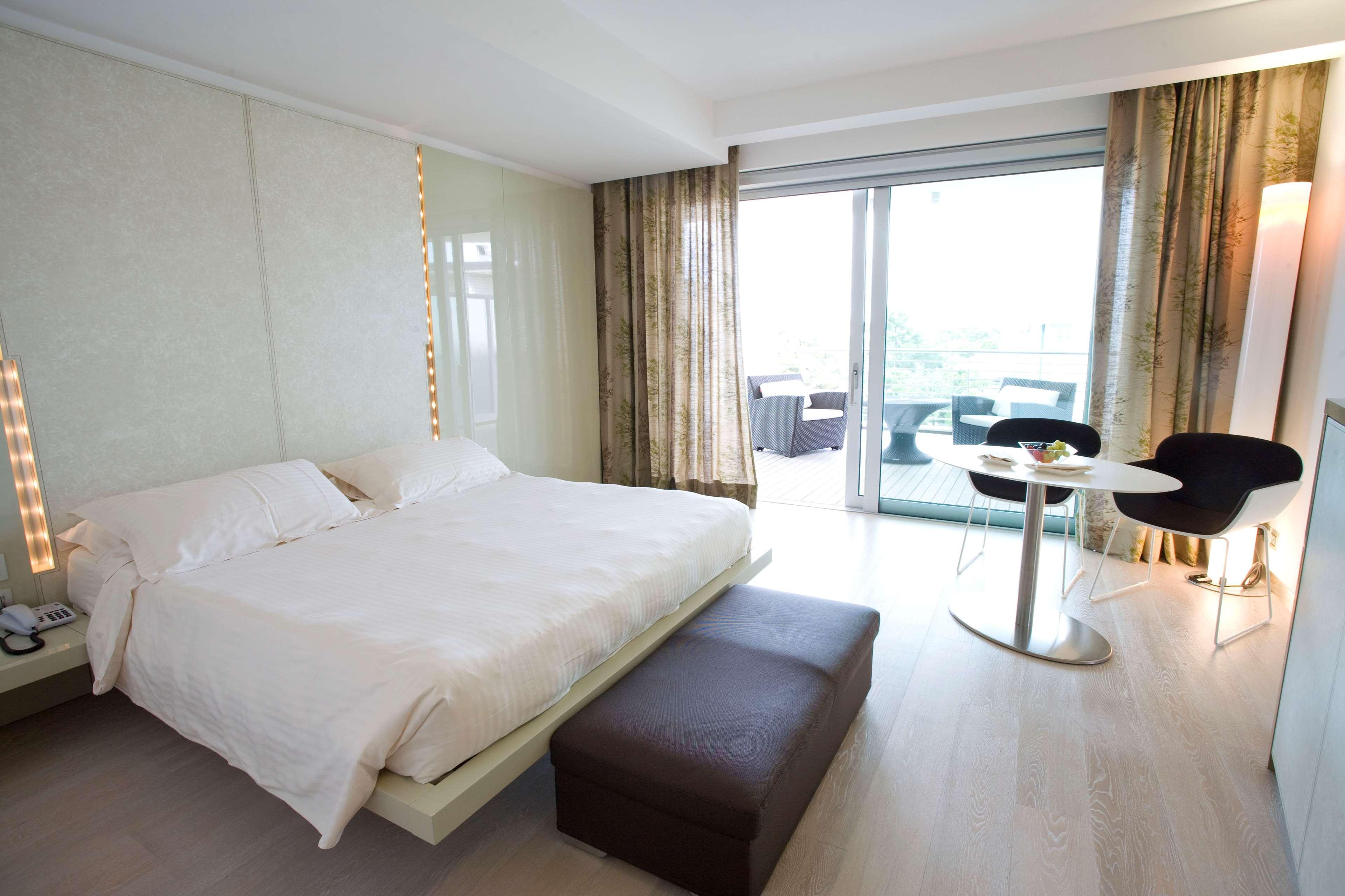 Hotel Premier & Suites - Premier Resort Milano Marittima Bagian luar foto
