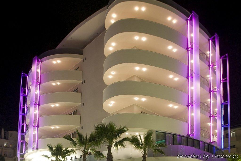 Hotel Premier & Suites - Premier Resort Milano Marittima Bagian luar foto