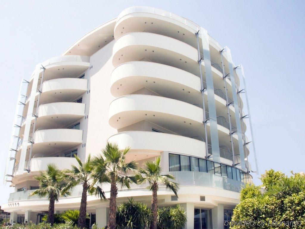 Hotel Premier & Suites - Premier Resort Milano Marittima Bagian luar foto