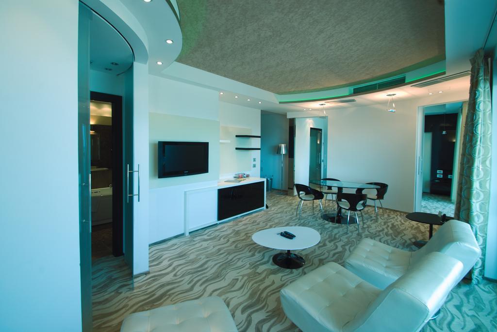 Hotel Premier & Suites - Premier Resort Milano Marittima Bagian luar foto